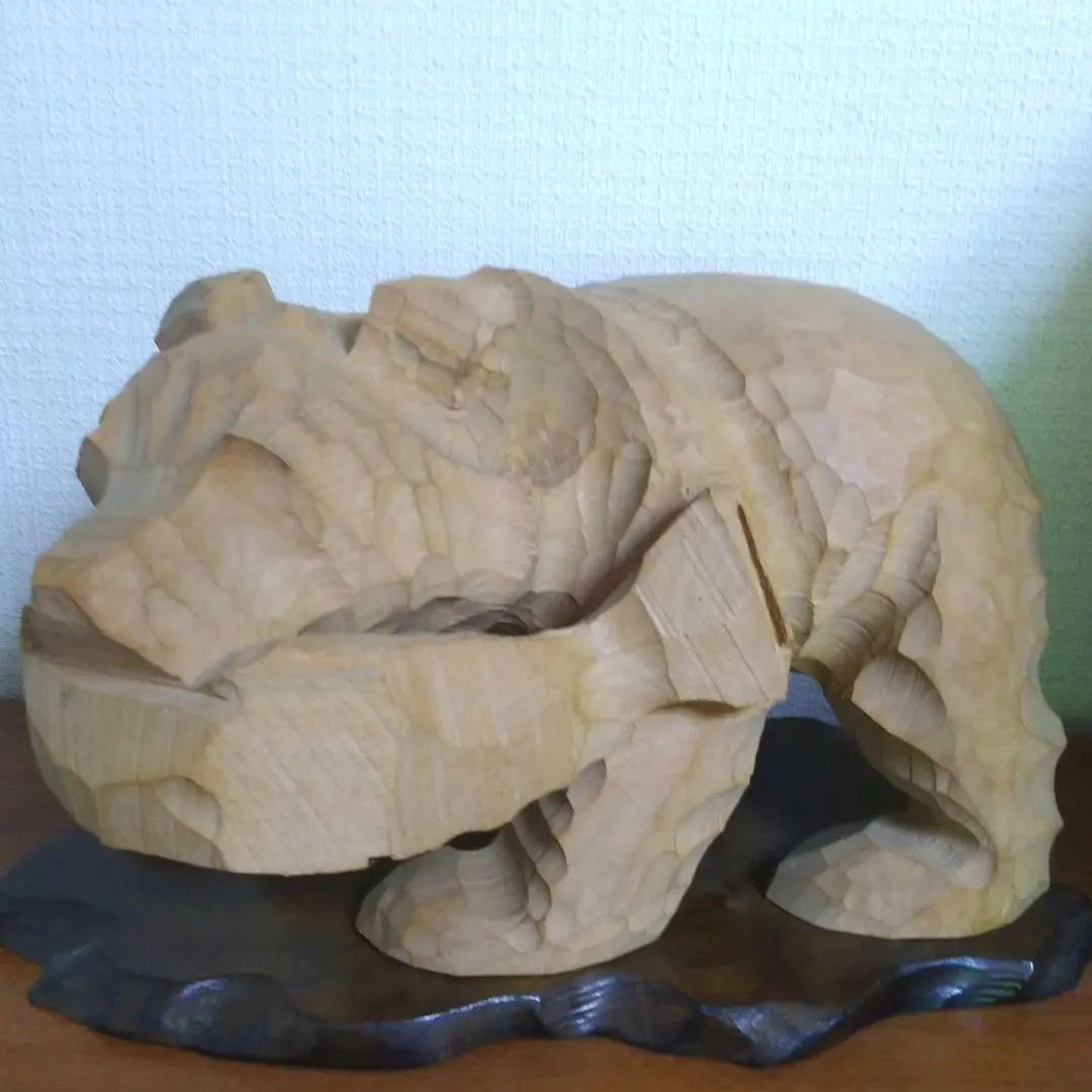 か*ん様 木彫りの熊 旭川 ガラス目 昭和新山 小野作 昭和レトロ 2025年最新】熊 木彫り 昭和新山の人気アイテム - メルカリ