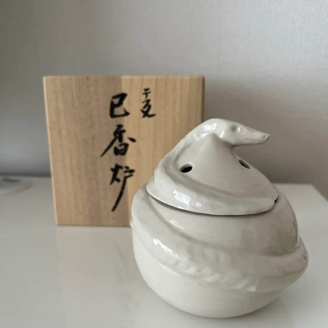 京焼　虚心庵　二代　加藤渓山作　砧青磁　香炉　共箱　V R4508 京焼 虚心庵 二代 加藤渓山作 砧青磁 香炉 共箱 V R4508 - メルカリ