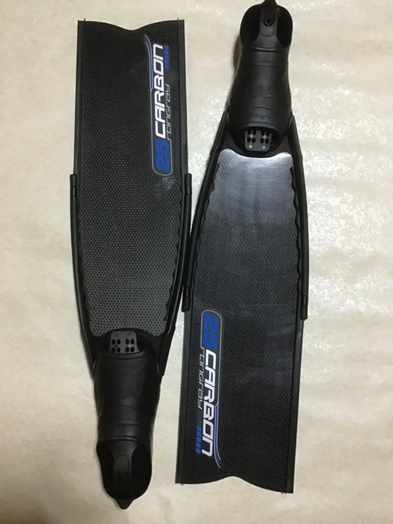 フィッツOMER STINGRAY CARBON25 （ミディアム） Omer Stingray Dual Carbon スピアフィッシングフィン 黒| Diveinn