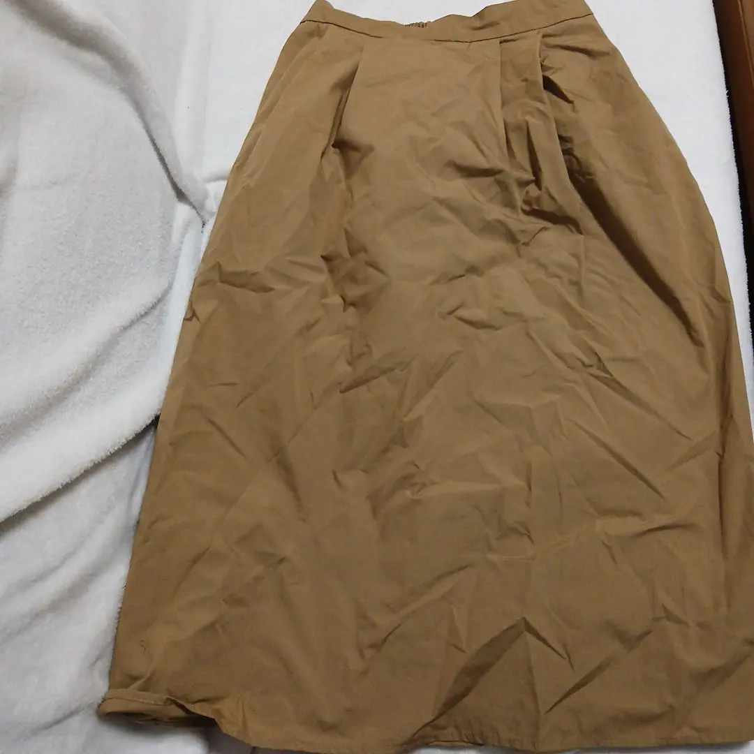 GU 米色 百褶 長裙 的縮圖