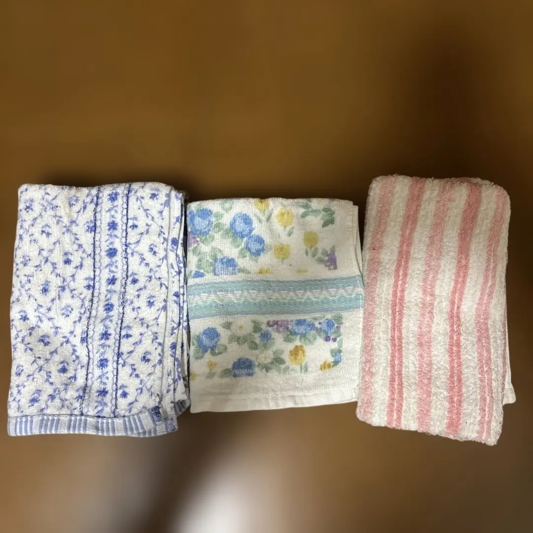 Thumbnail of Unused towel set