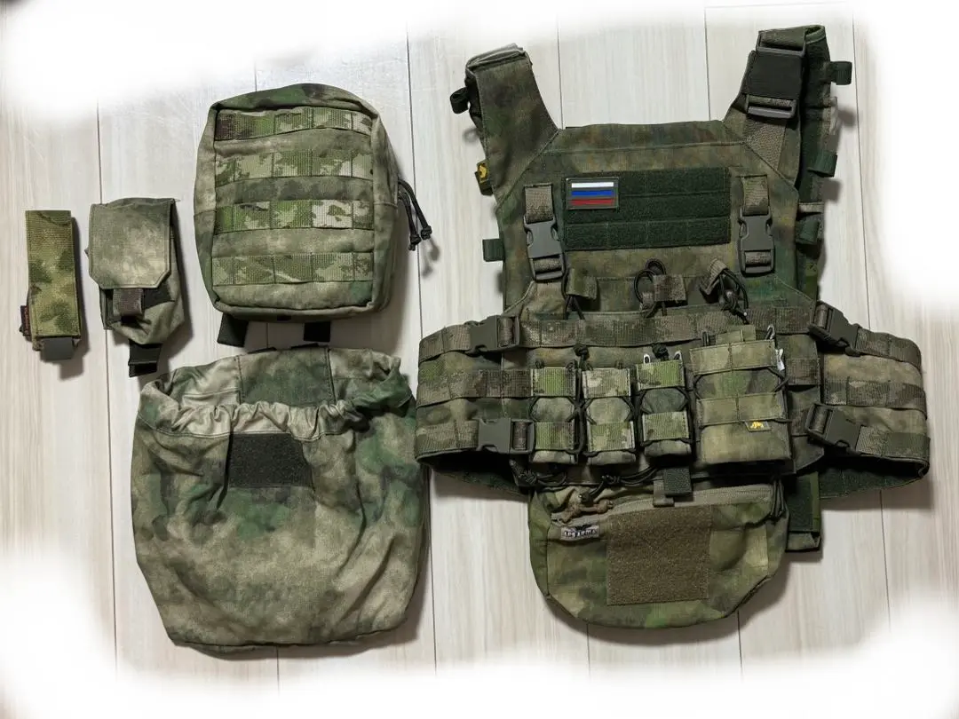 ロシア軍 ANA製 M2プレートキャリア(ポーチ付き) ANA製 M2 プレートキャリアー A-tacs fg(rus)迷彩 | ロシアの梅