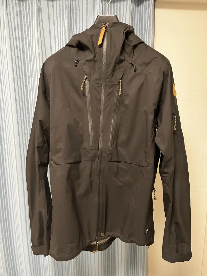 FJALL RAVEN フェールラーベン マウンテンパーカー ジャケット 日本製 FJALL RAVEN(フェールラーベン) / マウンテンパーカー/L