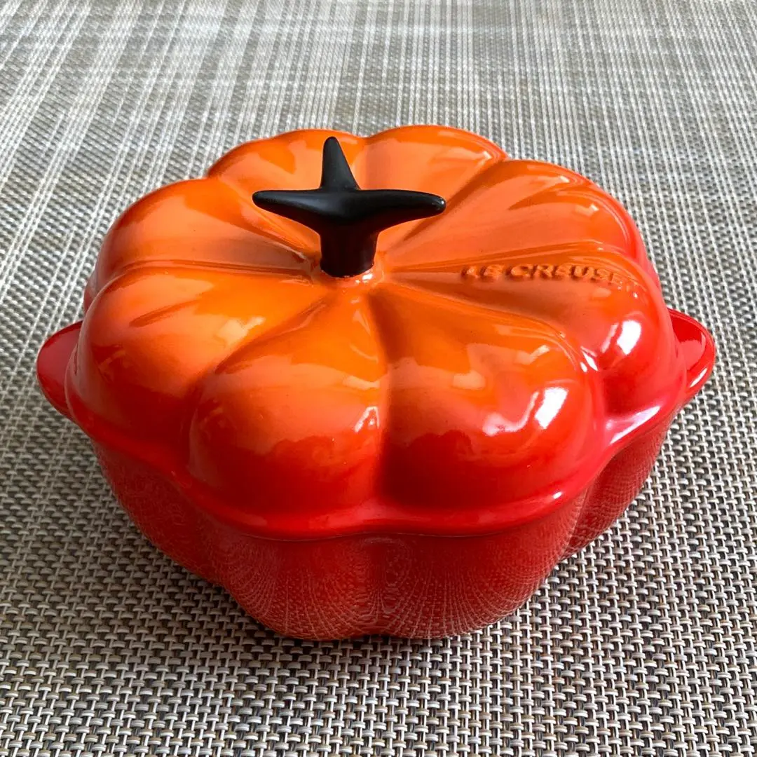 ル・クルーゼ　ココットパンプキン22㌢　ナツメグ ルクルーゼ パンプキン ココット グレー 22cm ナツメグ フレンチ