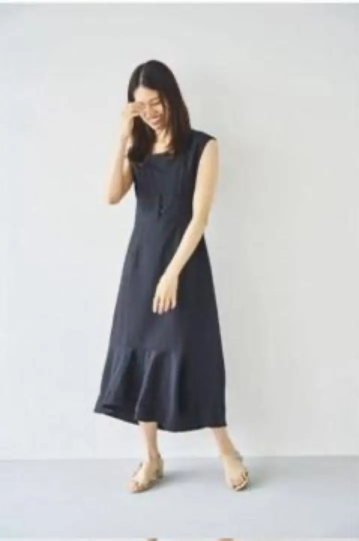 【新品未使用】岩間恵さんのブランド chenon ワンピース ブラック 新品未使用】岩間恵さんのブランド chenon ワンピース ブラック