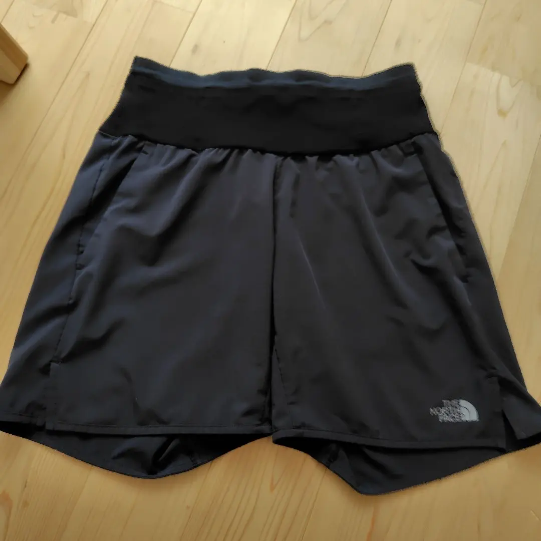 ノースフェイス ノベルティフライウェイトレーシングショーツ M ウッドランドカモ ノースフェイス ノベルティフライウェイトレーシングショーツ M