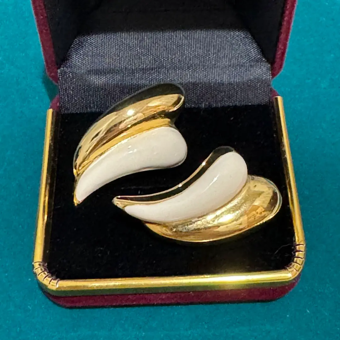 Thumbnail of Vintage Earrings Gold White Accessories Showa Retro