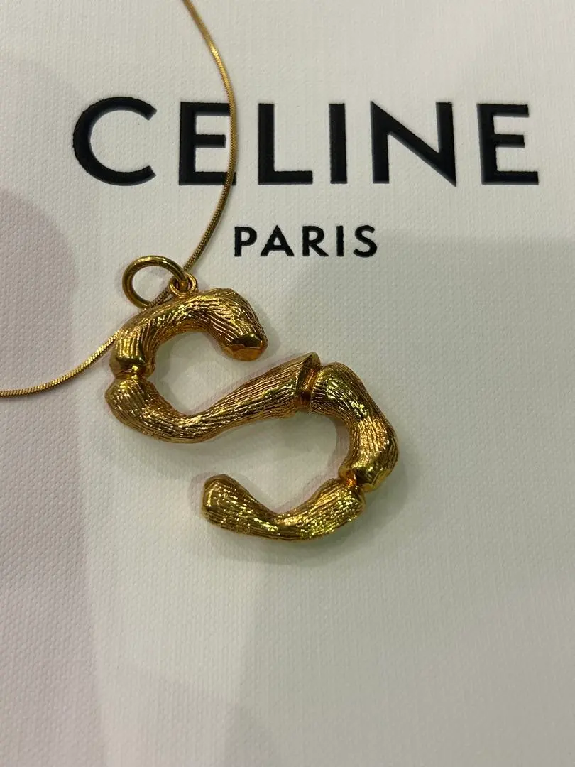 2025年最新】セリーヌ フィービー ネックレスの人気アイテム