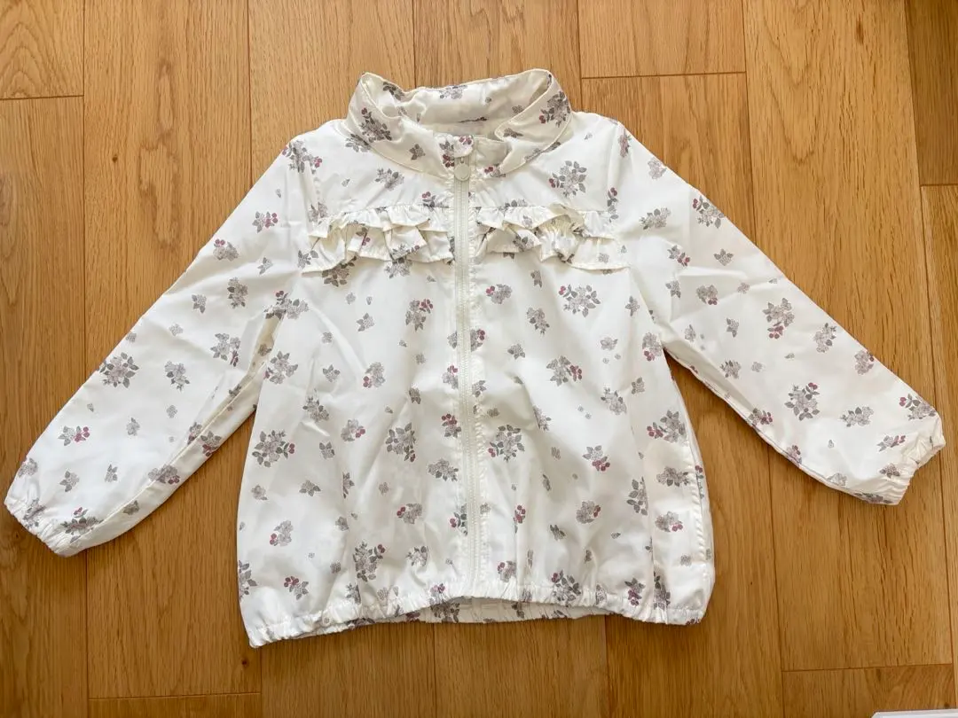 Thumbnail of Floral print, thin outerwear, size 120