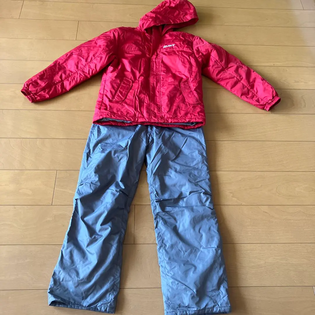 Thumbnail of Ski wear, red, size 150