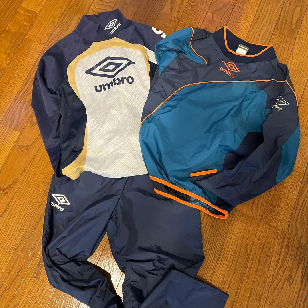 Thumbnail of Umbro top and bottom set, 150cm. 2-way pants! Top is a piste set. ⚽️