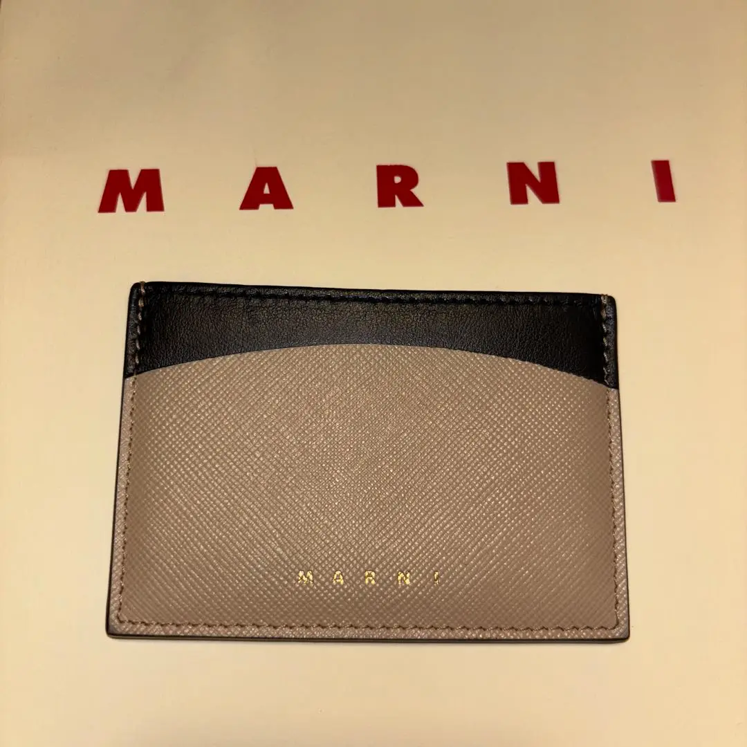 公式販売終了カラー マルニMarni サフィアーノレザー カードケース 名刺入れ 2025年最新】marni カードケースの人気アイテム - メルカリ