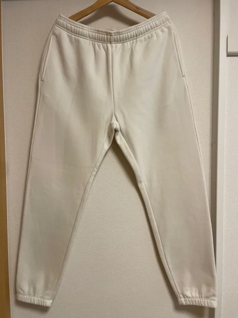 Thumbnail of GAP Women's Pants, M, White