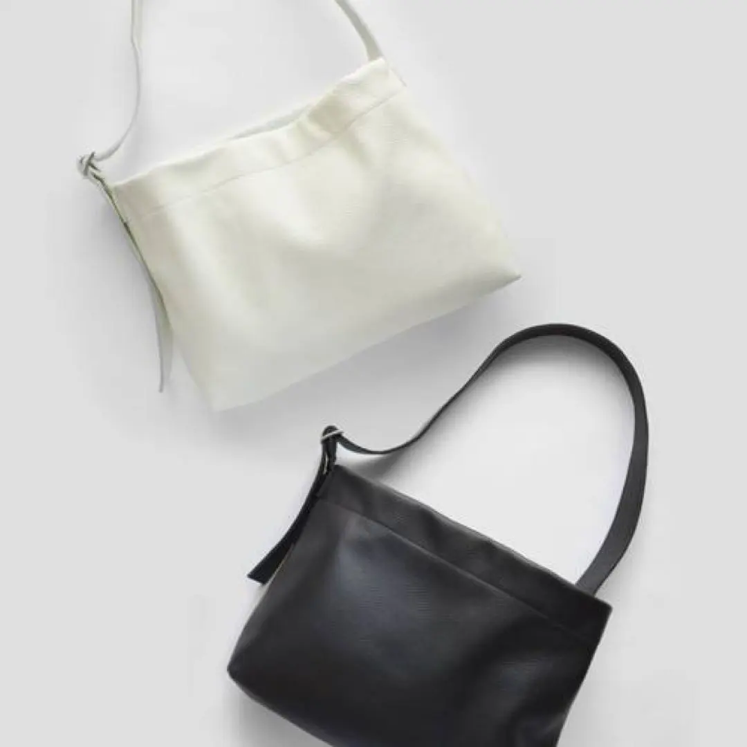 MOLVAR HAND BAG ハンドバッグ ブラック HAND BAG-hand stitch- | MOLVAR official web site