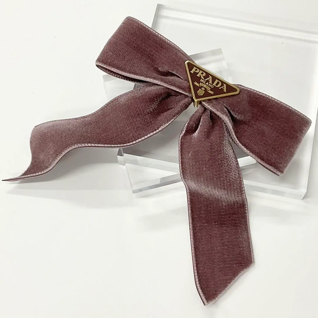 【限定お値下げ中！新品未使用】PRADA プレキシガラス ヘアクリップ ピンク ピンク プレキシガラス ヘアクリップ | PRADA
