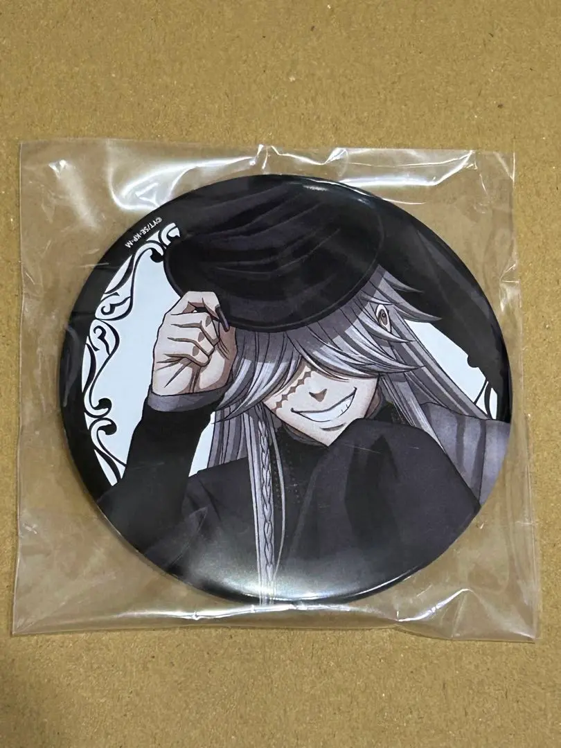 黒執事 complete best シエル 缶バッジ アルバム 2017年1月11日発売『黒執事』COMPLETE BESTのジャケットデザイン