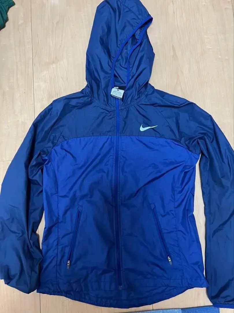 Thumbnail of Nike Windbreaker S (Women's)