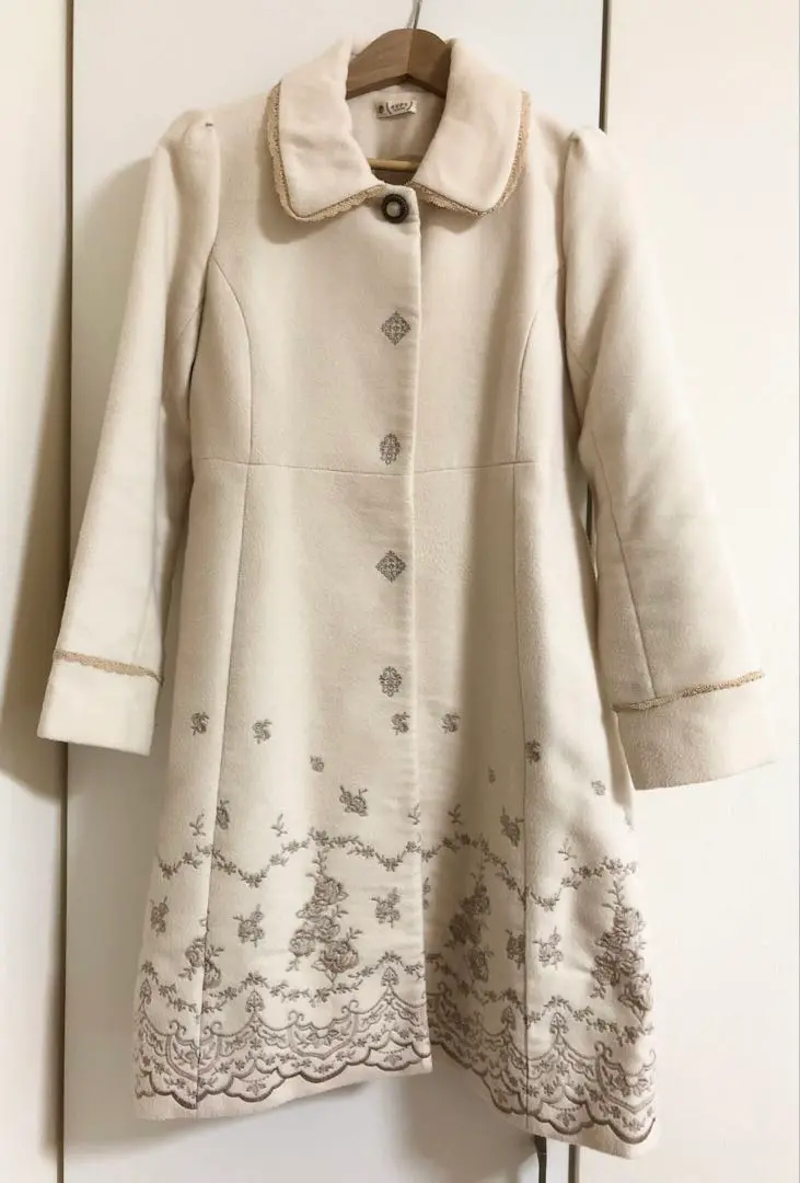 621【極美品】axes femme アクシーズファム コート Aライン M 額縁風刺繍フード付コート[品番：IGAW0002529]｜axes femme