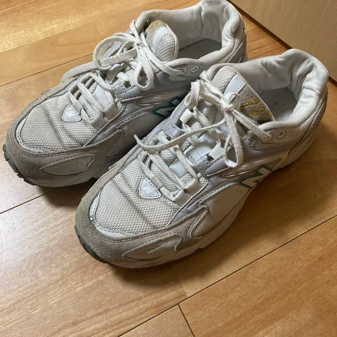 Thumbnail of New Balance 725 White 24.5