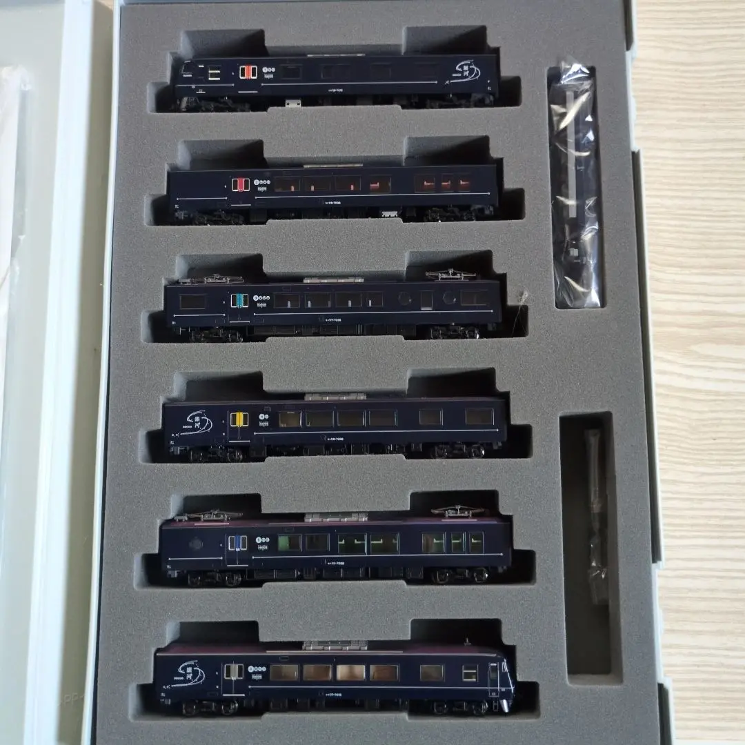 Tomix98714 117系銀河 室内灯付き 最終値下げ 117系7000番台 寝台電車「WEST EXPRESS 銀河」が入線しました