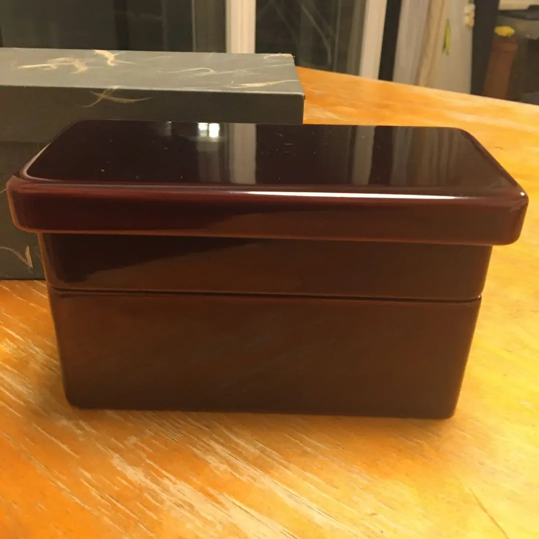 Thumbnail of Two-tiered lunch box with tsume-nuri lacquer