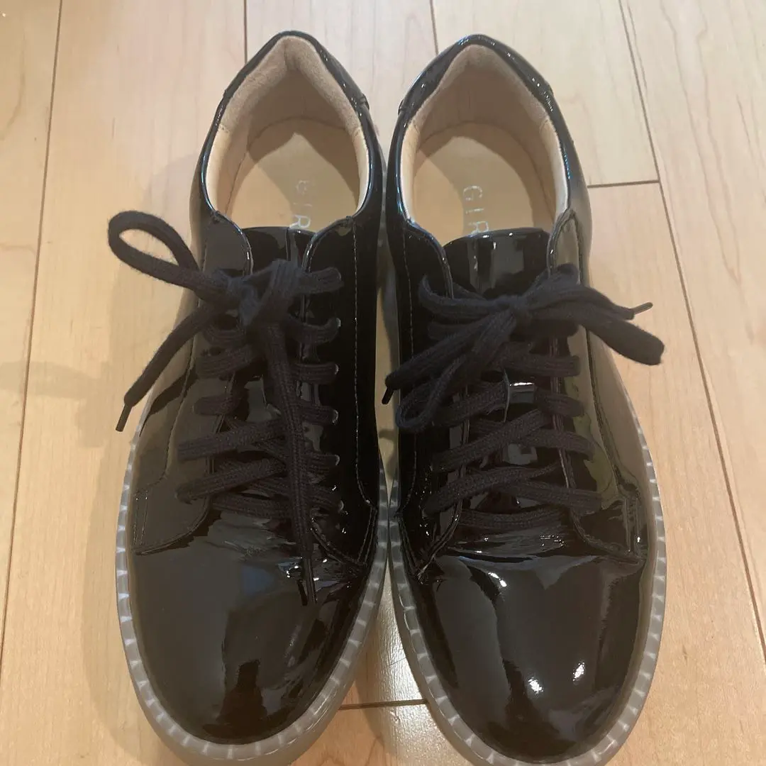 【新品未使用】　ペダラ　ジーロ　レザー　スニーカー　23㎝ 厚底　コンフォート 綺麗 asics GIRO アシックス ジーロ 本革レザースニーカー