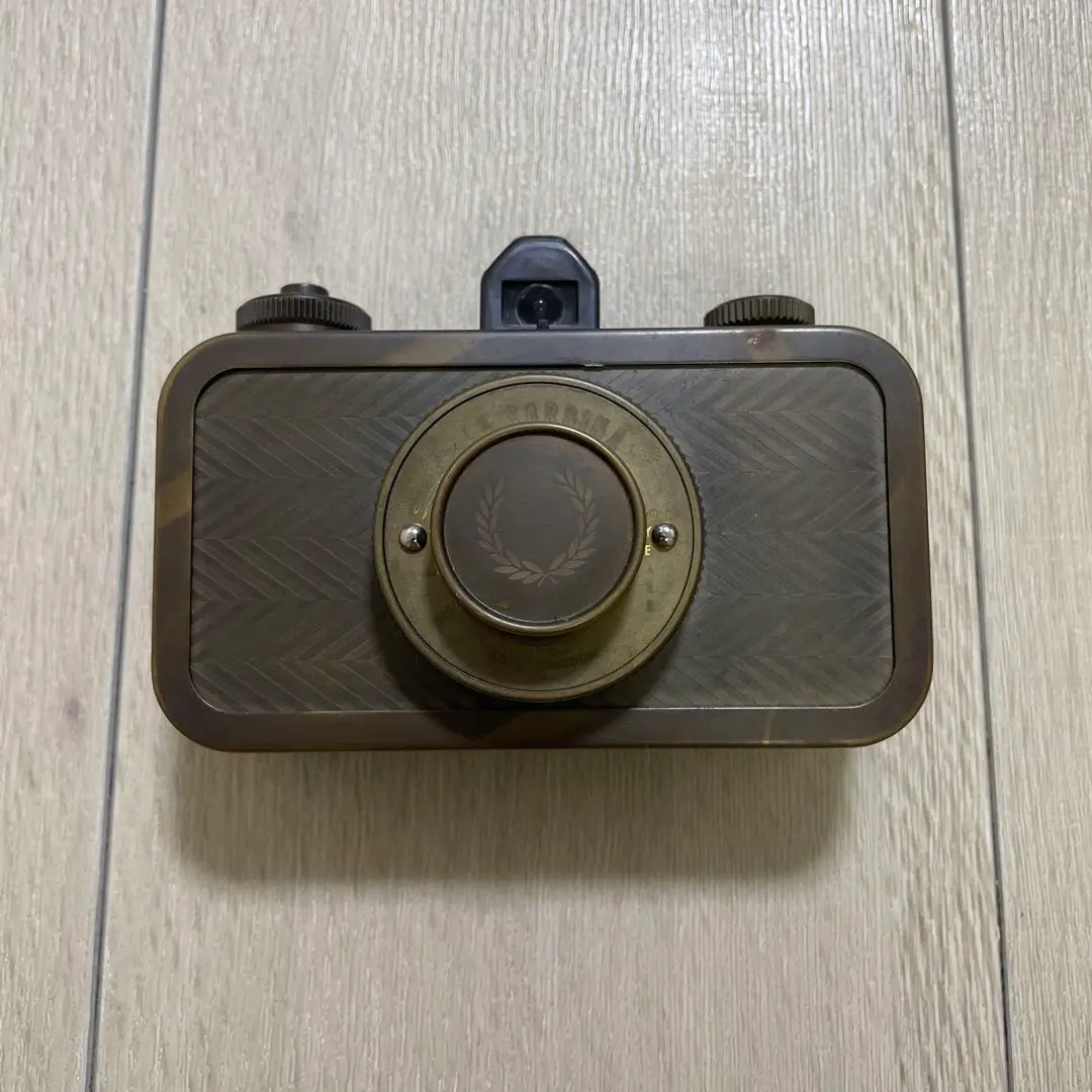 【希少】 ロモグラフィー LA SARDINA フィルムカメラ 未使用 サーディン缶のようなフィルムカメラ「La Sardina」を使ってみ