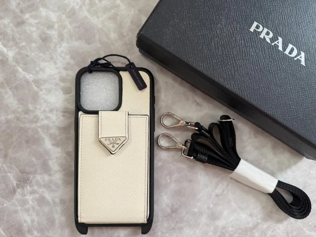 PRADA iPhone15promax ケース　正規品　お値下げOK 直営店買付☆PRADA☆サフィアーノレザー iPhone15ProMax用ケース