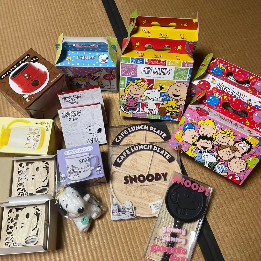Thumbnail of SNOOPY Character Goods Set - Kentucky, Lawson