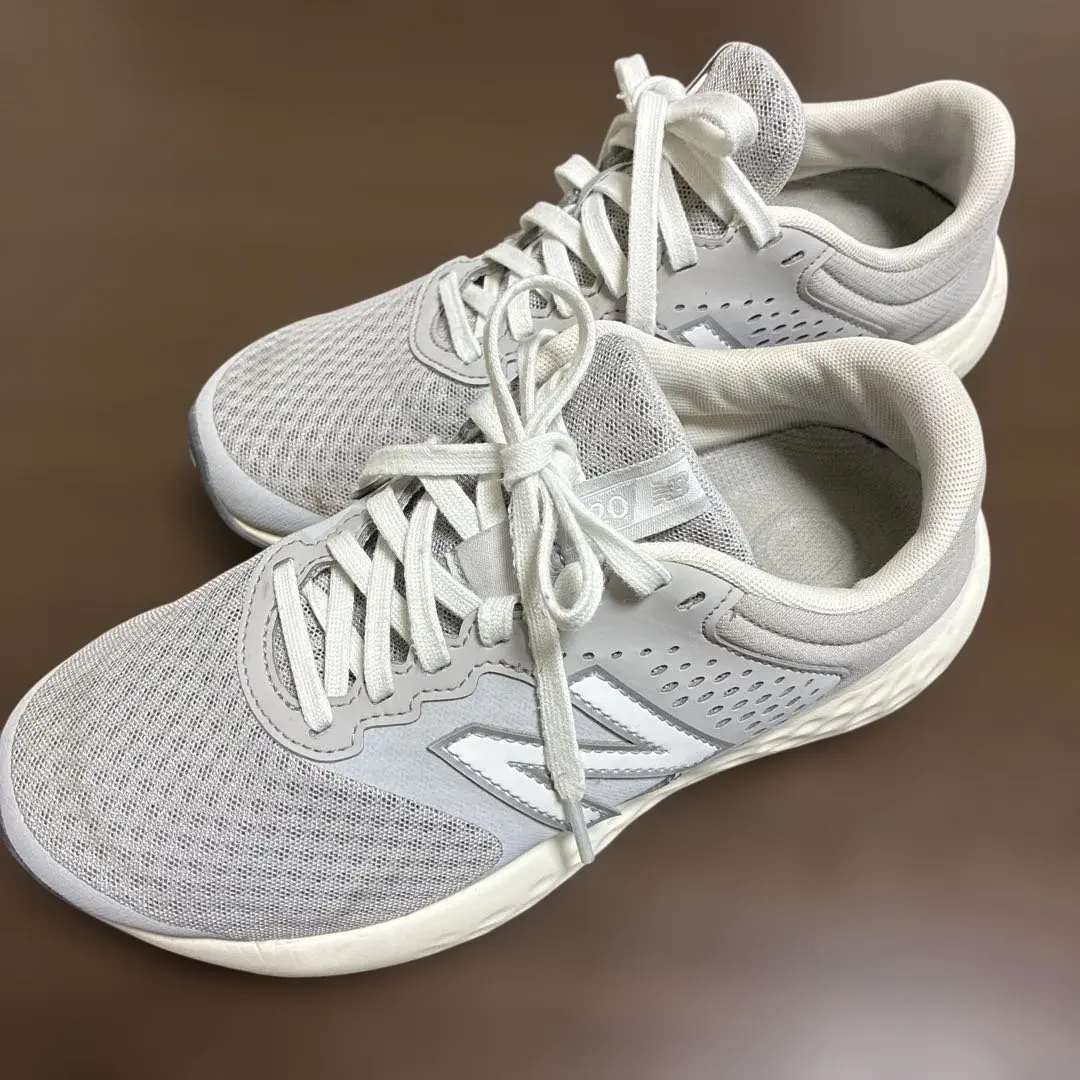 Thumbnail of New Balance WE420 v2 Gray Sneakers, 24cm