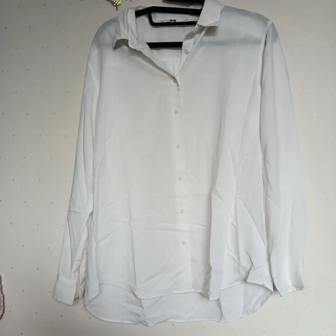 Thumbnail of White long-sleeved shirt, L size, Uniqlo