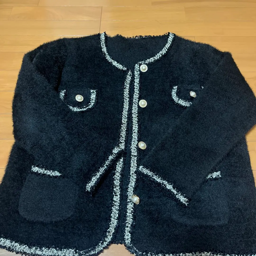 Thumbnail of No-collar black jacket, one size