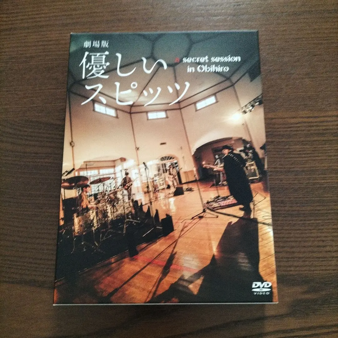劇場版優しいスピッツ　DVD Amazon.co.jp: 劇場版 優しいスピッツ a secret session in