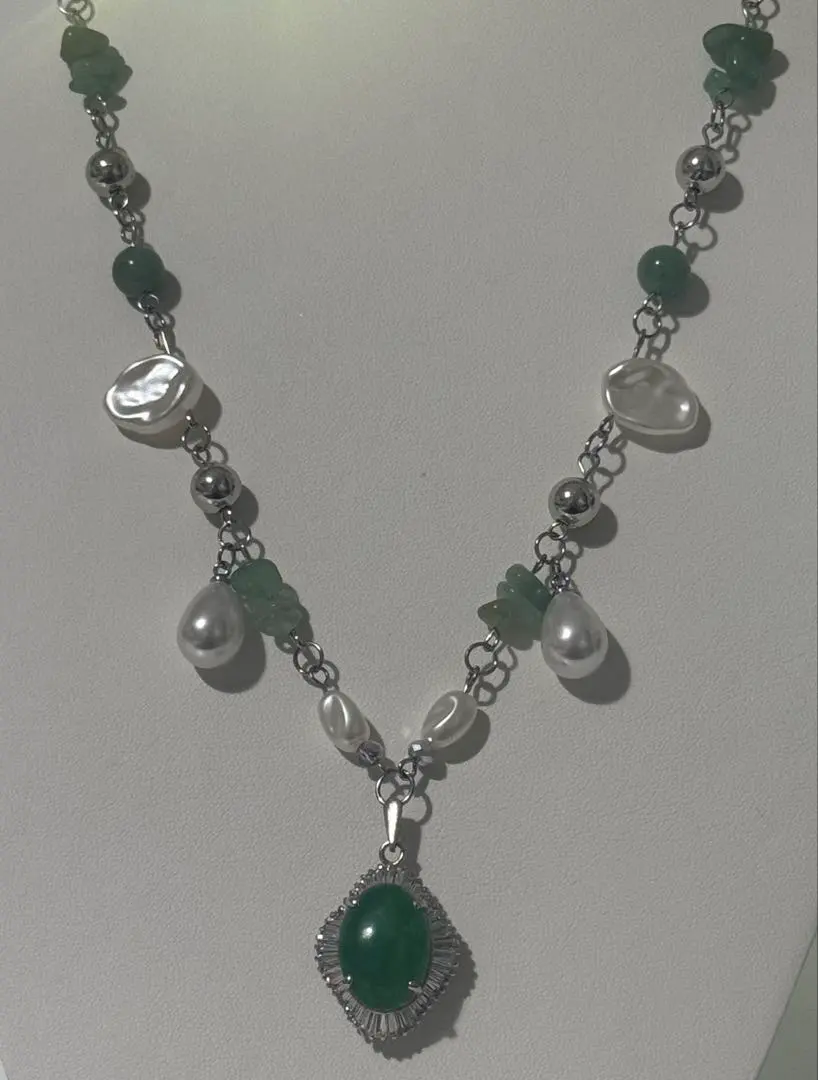 Thumbnail of Green Stone x Pearl Mix Vintage-Style Necklace [Handmade]