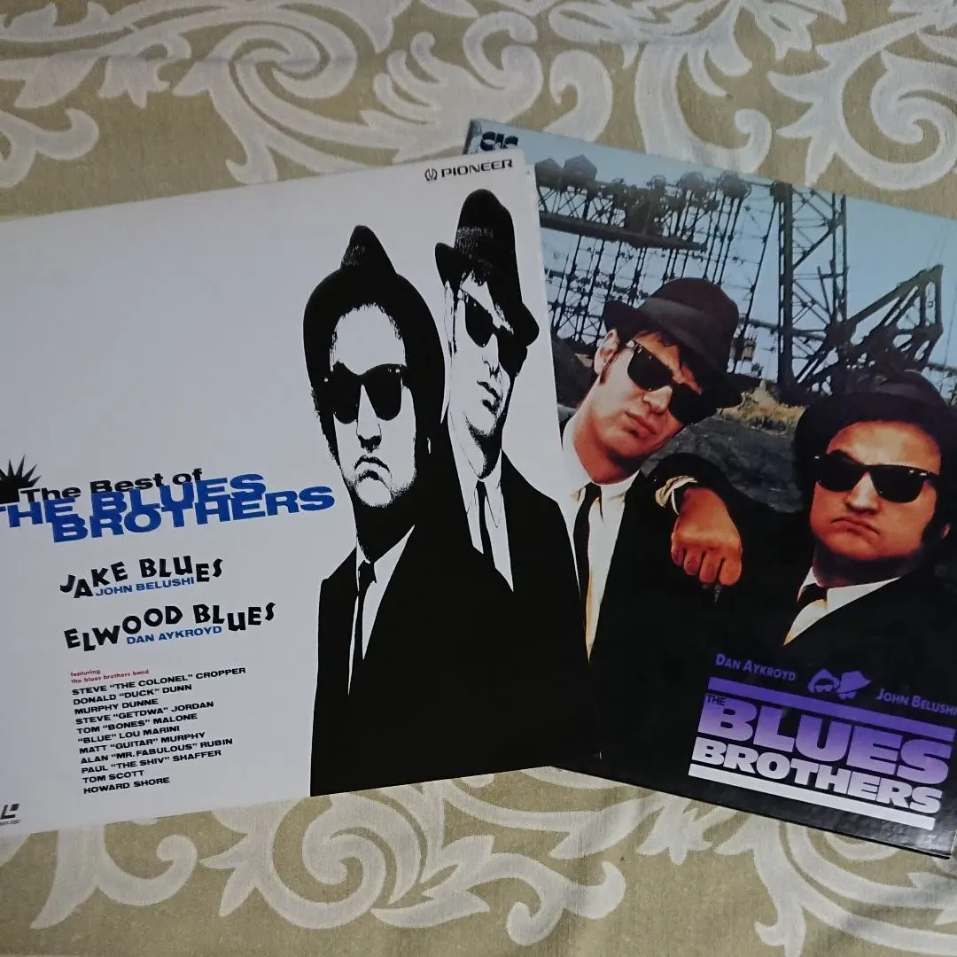Amazon | デカ缶バッジ 5.7cm Blues Brothers ブルース