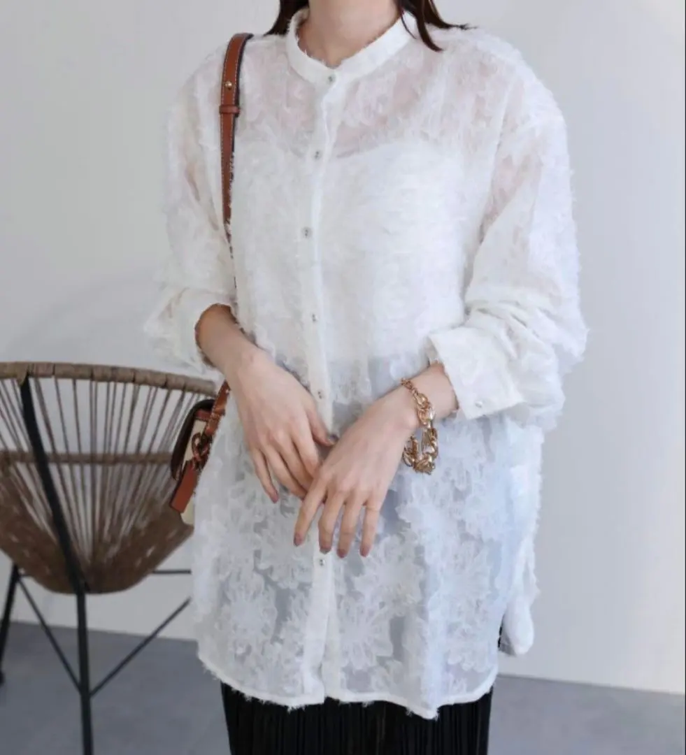 Thumbnail of Unworn sakishimatokyo Jacquard Flower Blouse, Size M