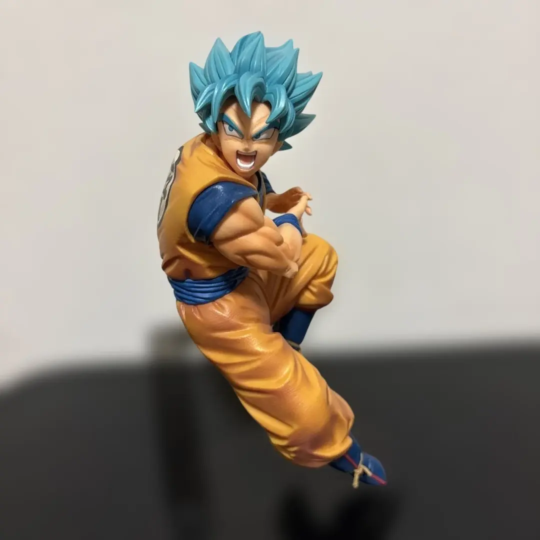 Thumbnail of Super Saiyan God SS Goku figure