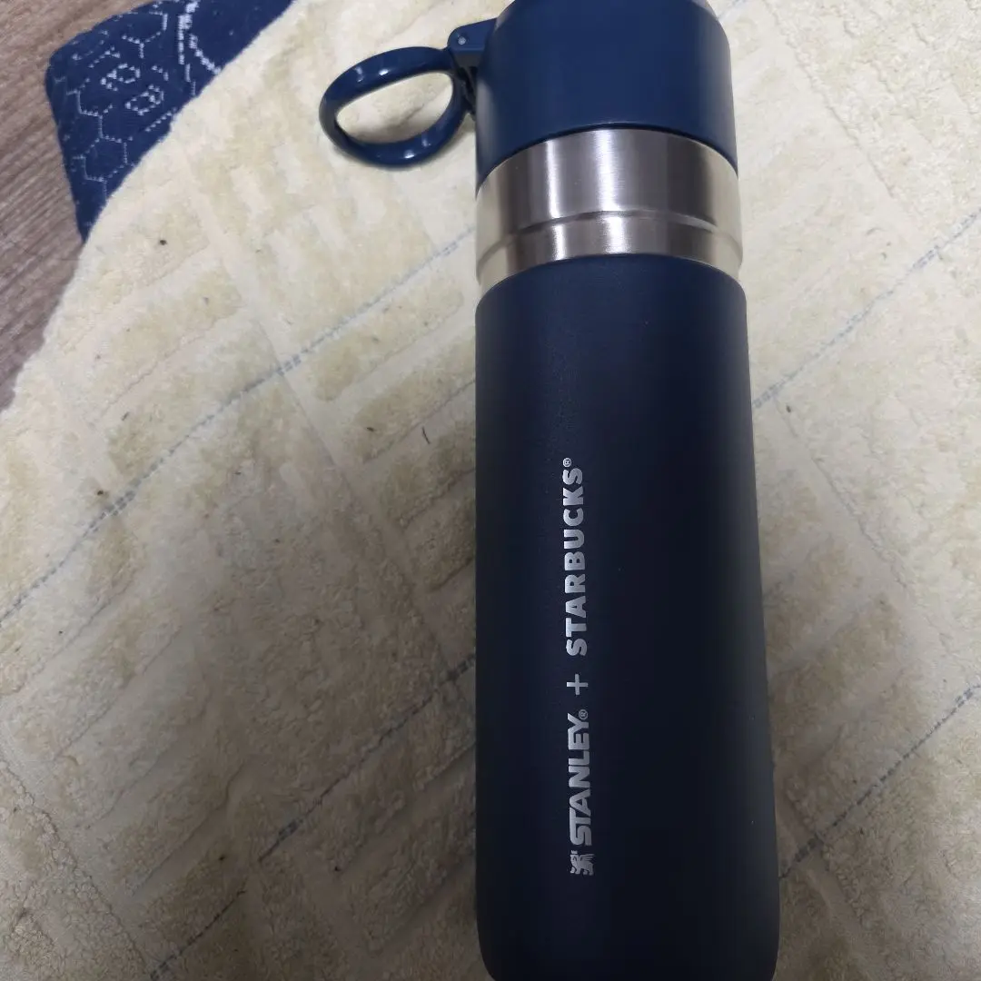 スタバ STANLEY スタンレー　グリッターネイビー Amazon | 海外スタバスタンレーネイビーグリッタータンブラー8oz