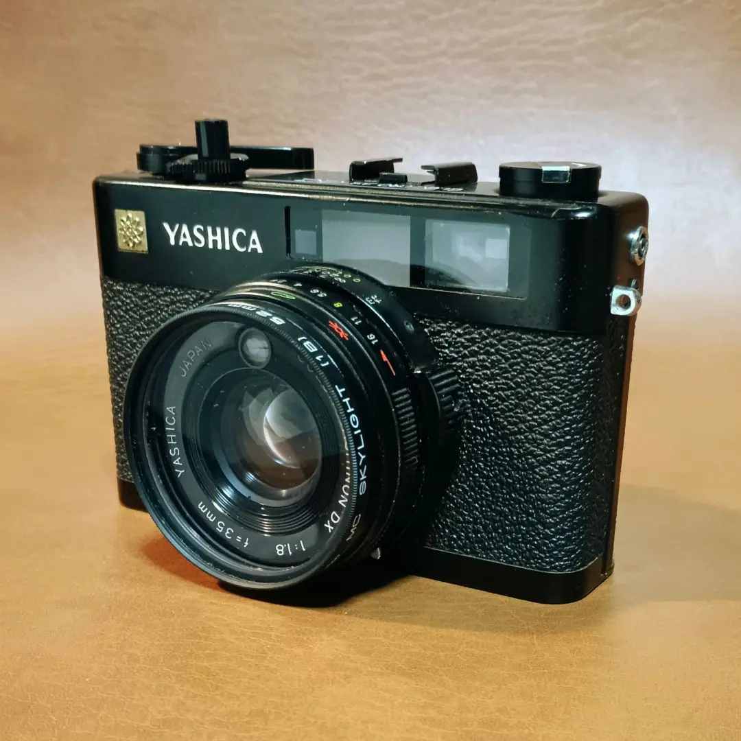 ジャンク❗乾電池のフタ無し‼️CONTAX T コンタックス　フィルムカメラ ジャンク❗乾電池のフタ無し‼️CONTAX T コンタックス フィルム