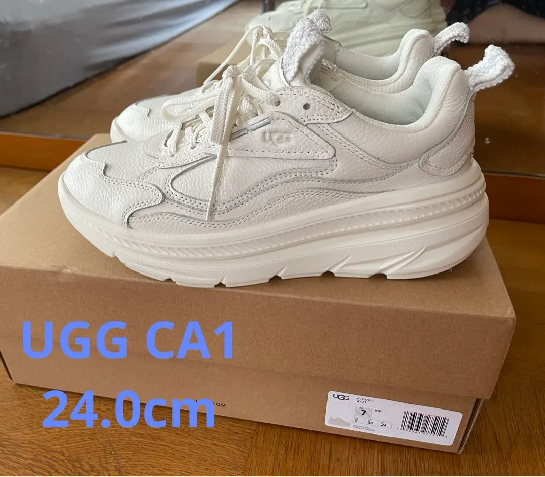 UGG CA1 スニーカー 24センチ 美品 UGG】W CA1 ZIP（スニーカー）｜UGG（アグ）｜ファッション通販