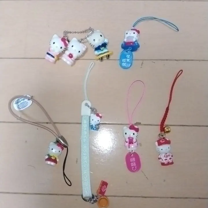 凱蒂貓 吊飾 套裝 的縮圖