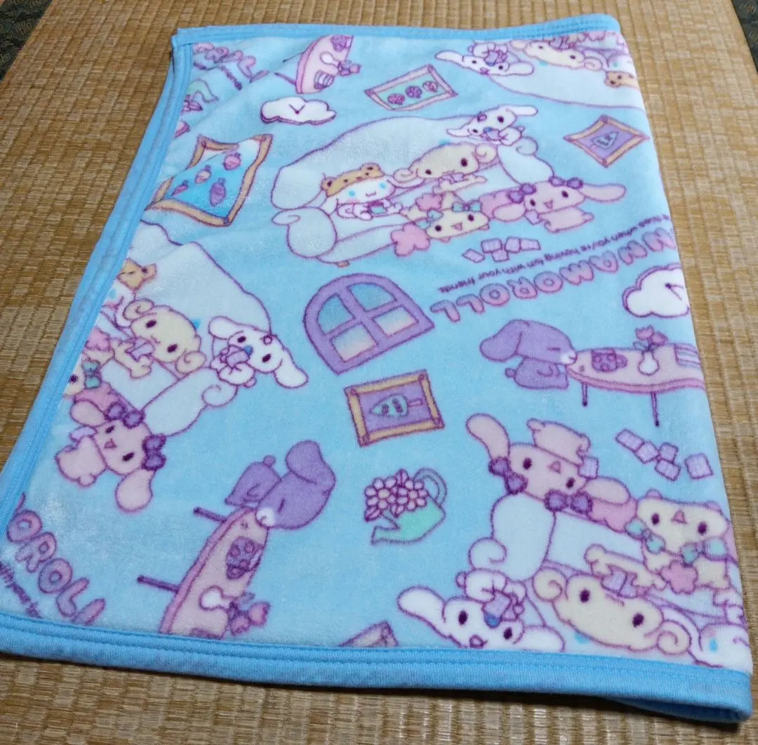 Thumbnail of Cinnamon roll thin blanket