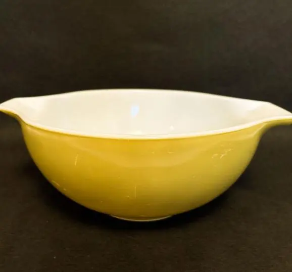 Thumbnail of Yellow and white ceramic tea bowl