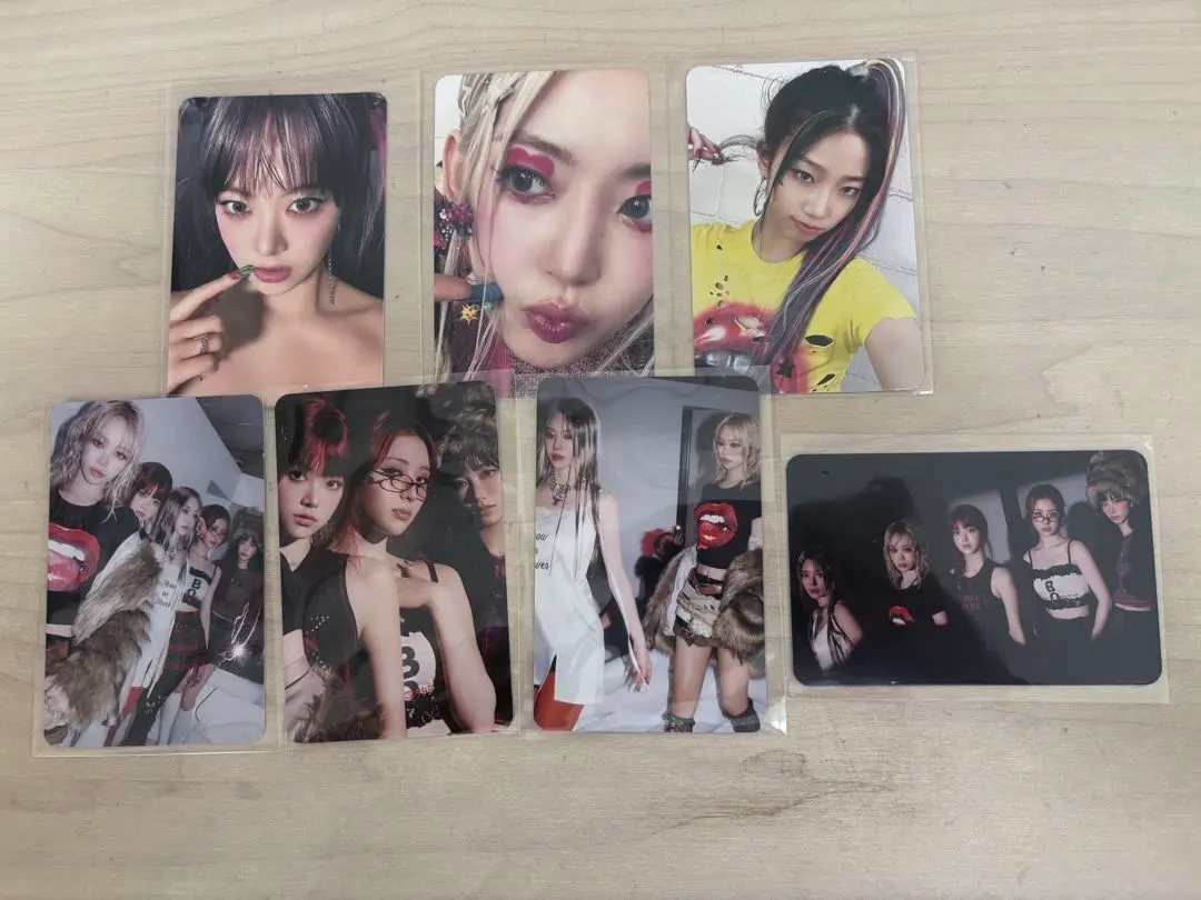 Thumbnail of LE SSERAFIM card set (7 cards)