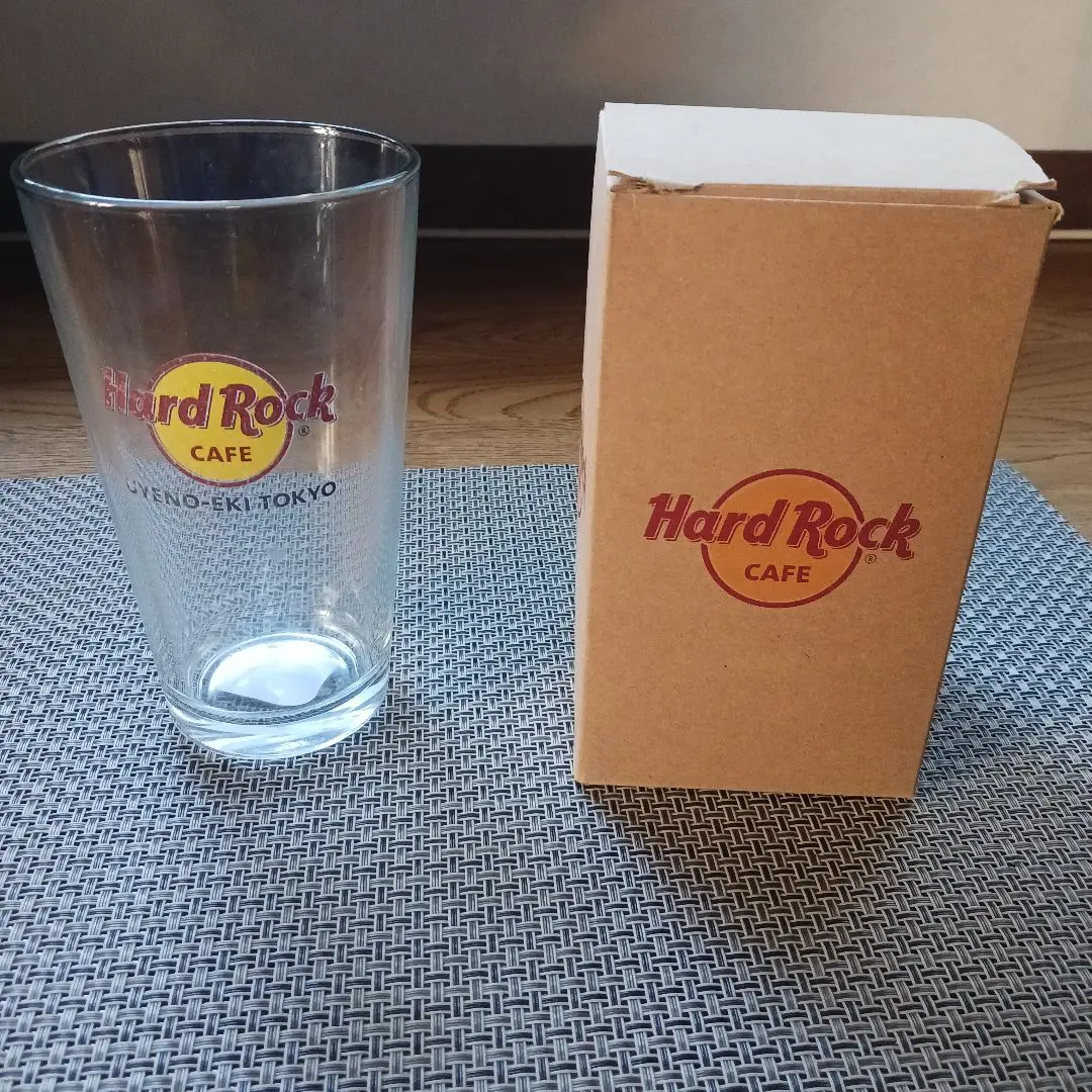 B'z Hard Rock Cafe パイントグラス　新品未使用 B'z Hard Rock Cafe パイントグラス 新品未使用 - メルカリ
