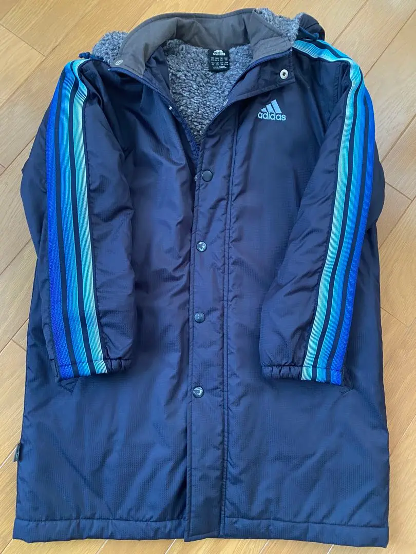 【美品】アディダス ダウン ベンチコート 青 ジュニア フード付き 150㌢ 2025年最新】adidas ベンチコート ジュニアの人気アイテム