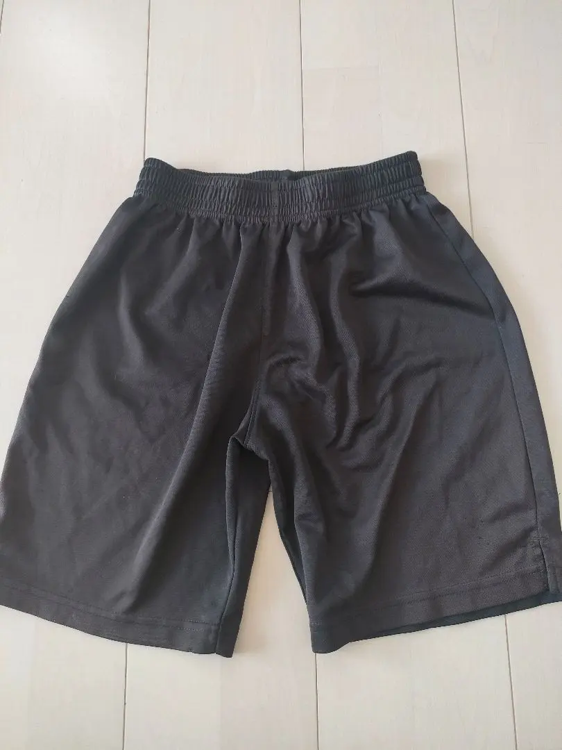 【中古品】黑色半截褲 150公分 的縮圖