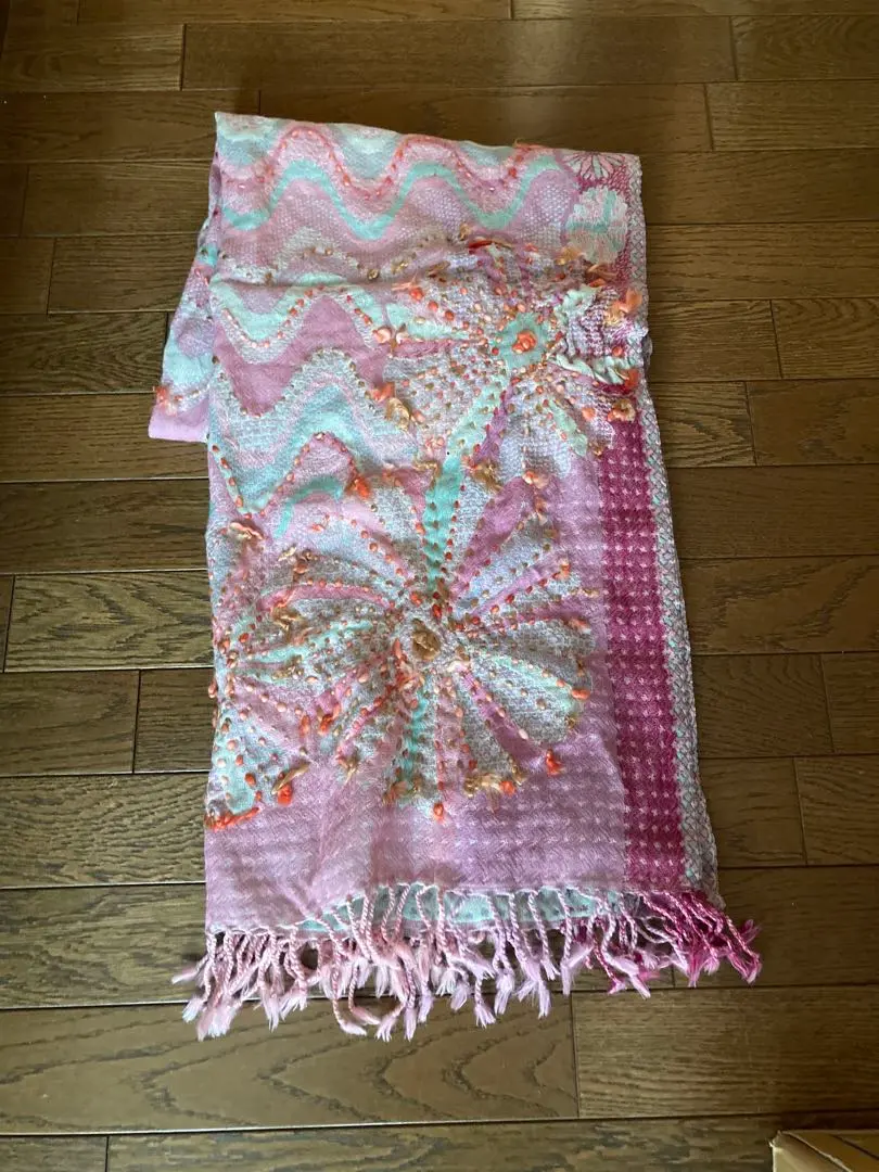 CHILD WOMAN 茶色 花　マフラー CHILD WOMAN（チャイルドウーマン）の「フェイクファー はめ込み