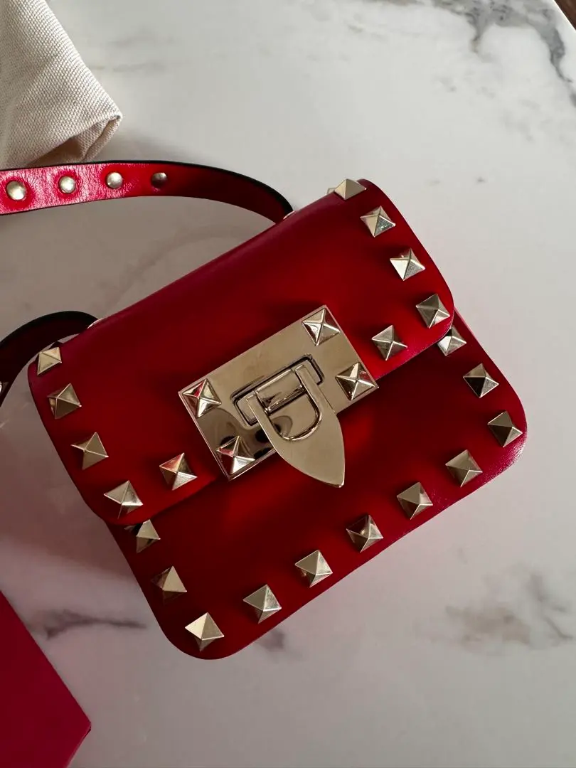 2025年最新】VALENTINO カラー：レッド系 ショルダーバッグの