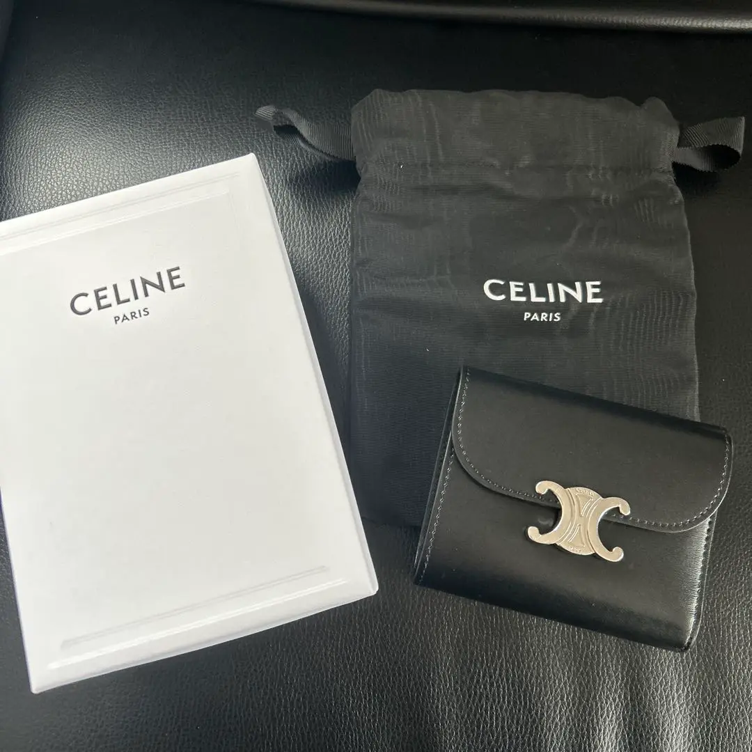 2025年最新】celine トリオンフウォレットの人気アイテム - メルカリ